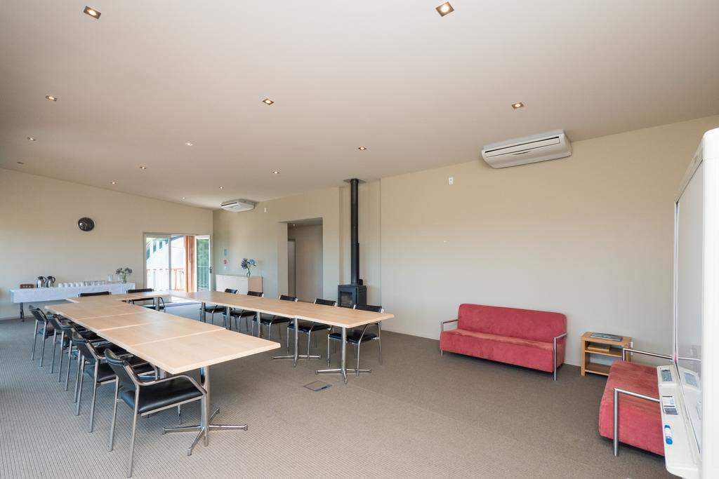 Aparthotel One Burgess Hill New Plymouth Exterior foto