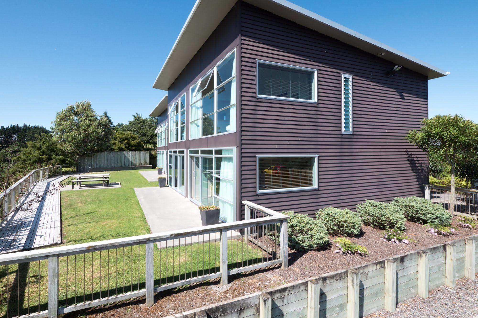 Aparthotel One Burgess Hill New Plymouth Exterior foto